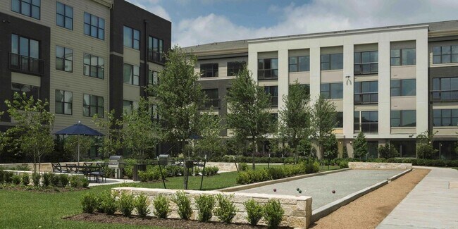 Building Photo - 7100 Old Katy Rd