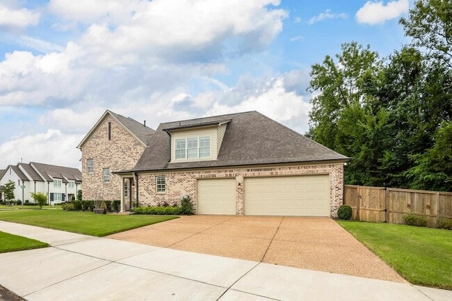 Building Photo - 1385 Belfair Dr