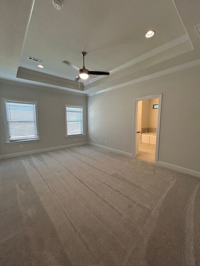 Building Photo - Beautiful Modern Home in Pea Ridge!