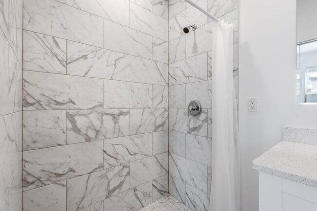 Building Photo - 3188 Hiawatha Ave