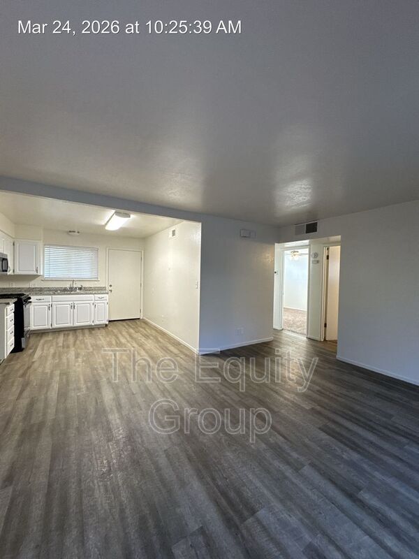 Building Photo - 903 W Center Ave