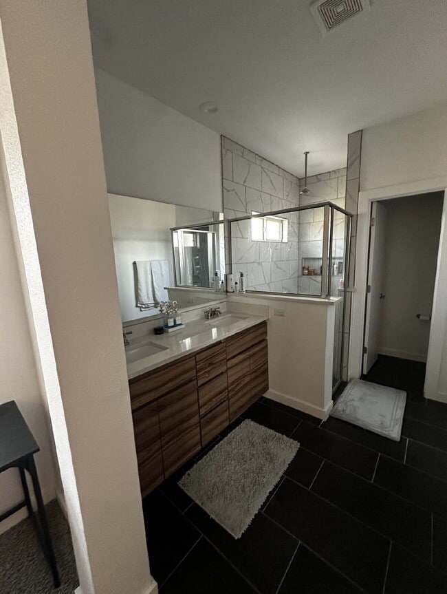 Building Photo - 13010 Terrington Ave