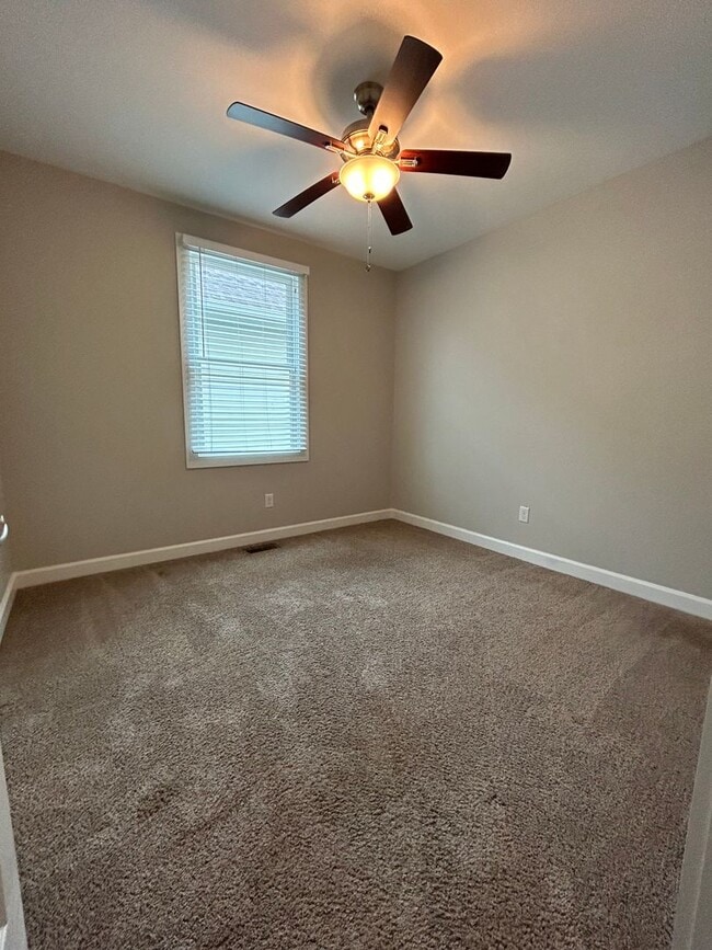 Building Photo - 3 bed 2.5 bath in Germantown, 1 Car Garage, Fenced Yard