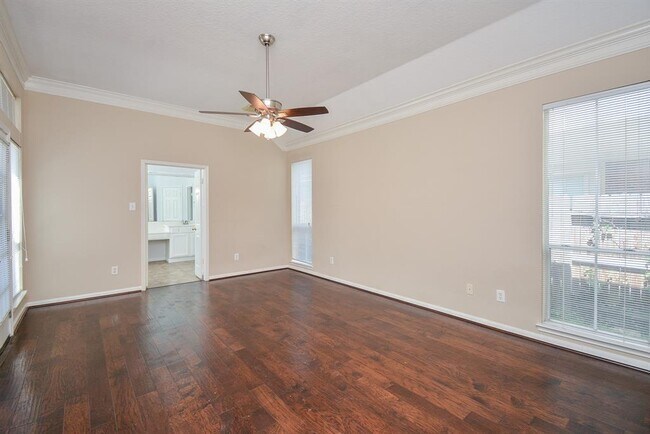 Building Photo - 623 Airybrook Ln