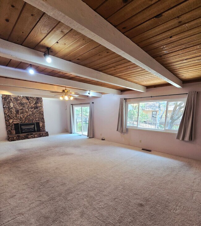 Building Photo - Charming 3-bedroom, 2-bath home in Lake Wild Wood