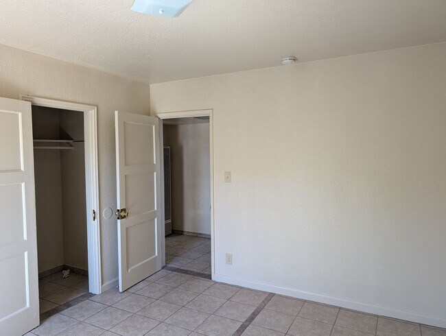Building Photo - Nevada 4-Plex
