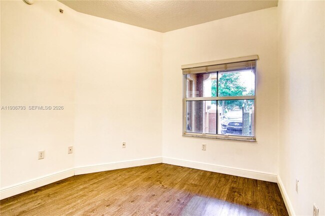 Building Photo - 819 SW 143rd Ave