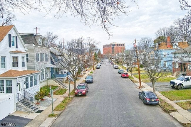 Building Photo - 1076 Fulton St