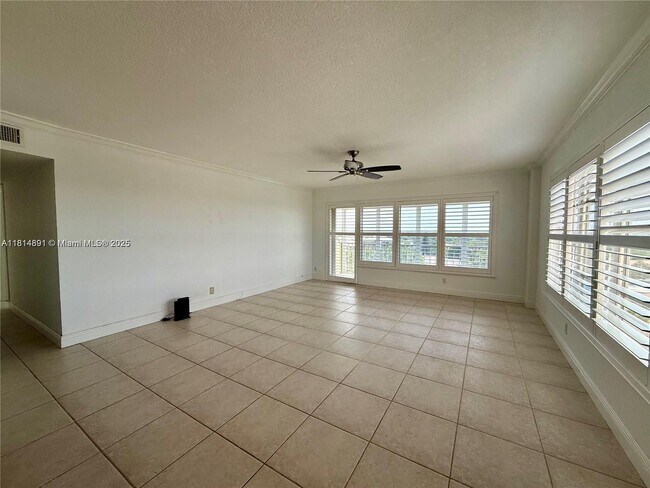 Building Photo - 10777 W Sample Rd