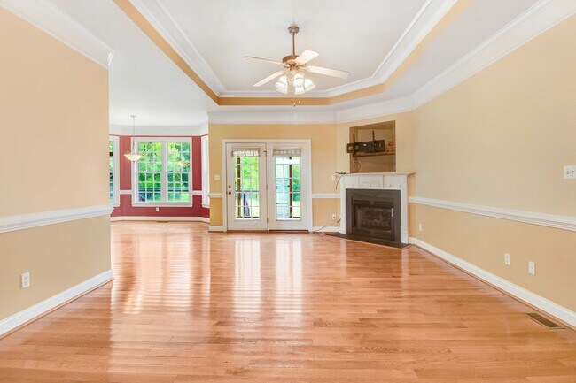 Building Photo - 200 Poplar Knoll Rd