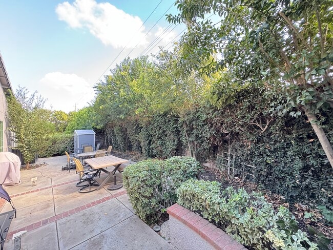 Building Photo - 2400 Ventana View Way