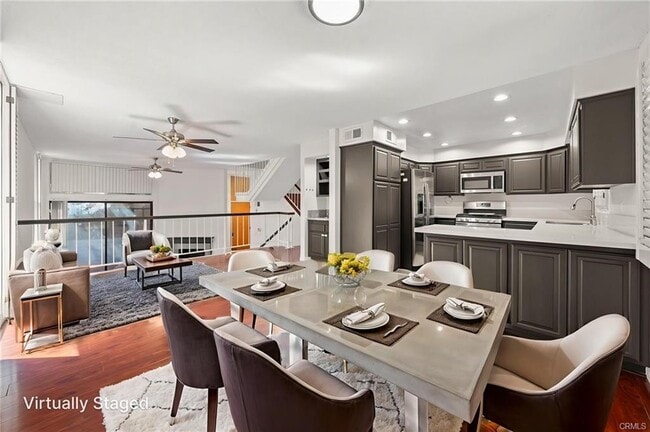 Building Photo - 9000 Vanalden Ave