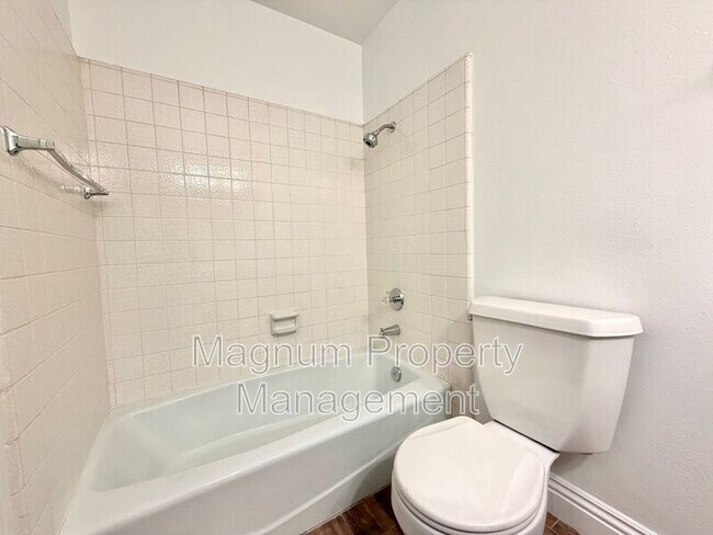 Building Photo - 24302 Ponchartrain Ln