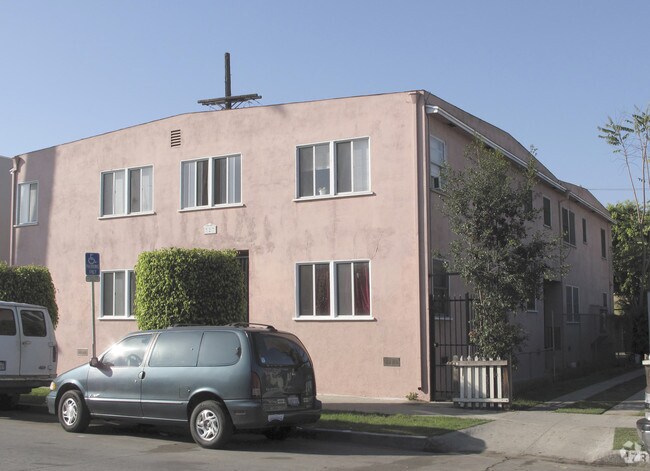 Building Photo - 727 Olive Ave