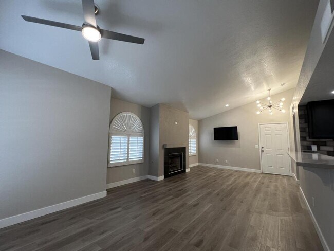 Building Photo - 7570 W Flamingo Rd