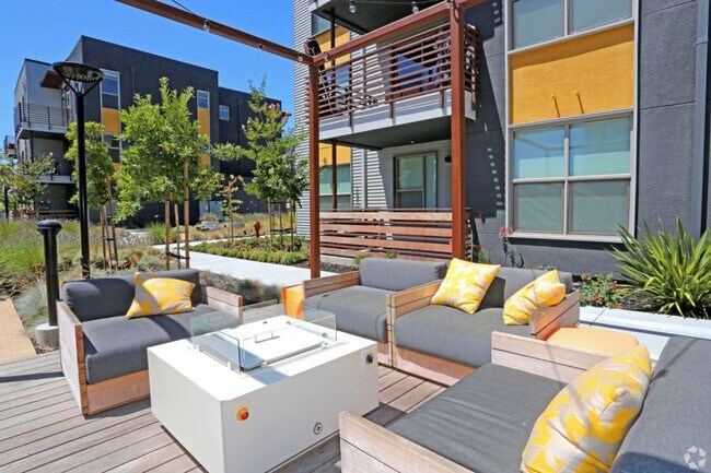 Building Photo - 3645 Haven Ave