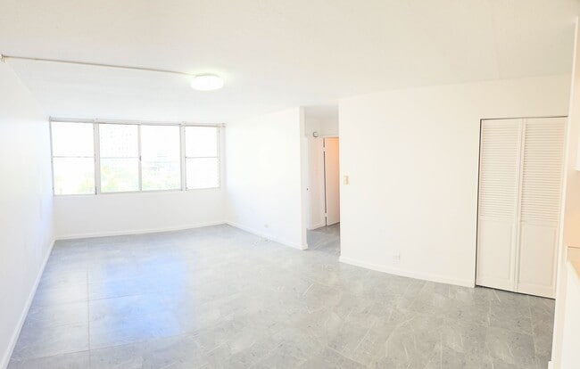 Building Photo - 5122 Likini St