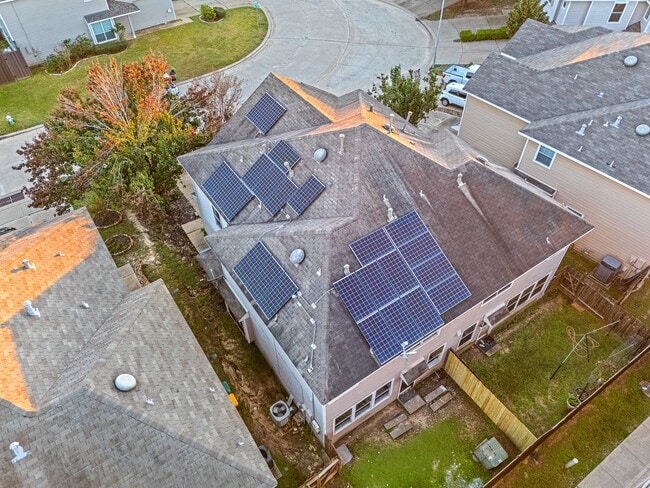 Building Photo - 16118 Market Garden Ln