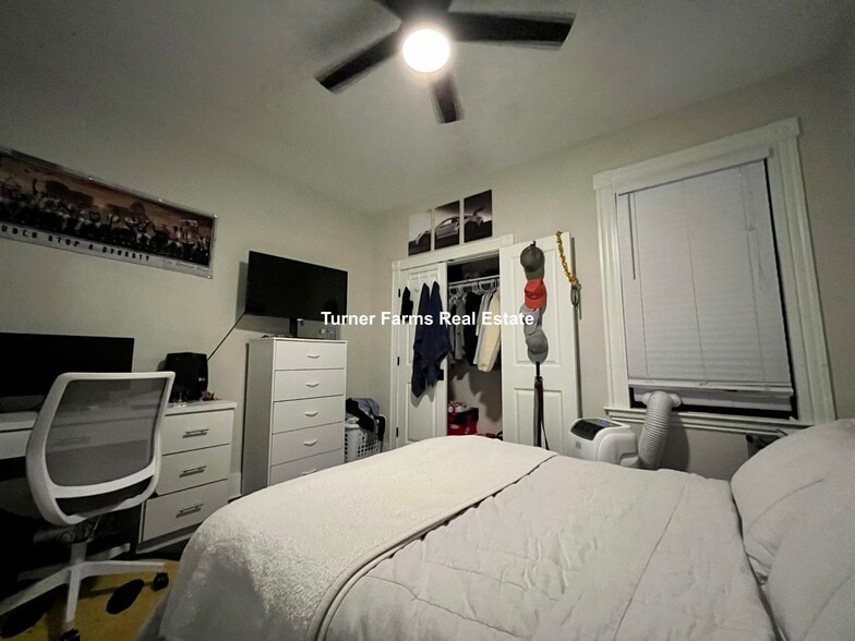 Building Photo - 1520 Tremont St