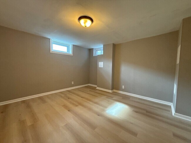 Building Photo - Two Bedroom House In Baltimore City