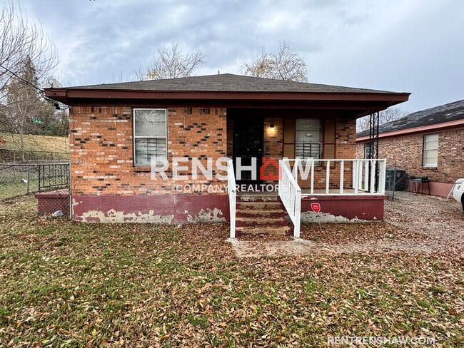 Building Photo - 381 N Manassas St