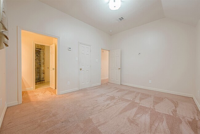 Building Photo - 1914 Rosebay Ct