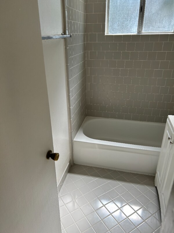 Building Photo - 1311 W 3rd St