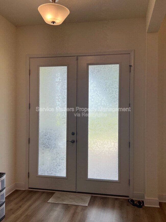 Building Photo - 4145 Grassy Run St