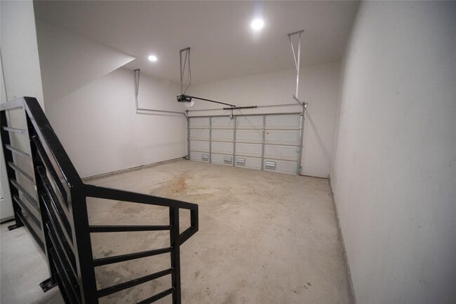 Building Photo - Beautiful Townhome in the Cultural District - 248