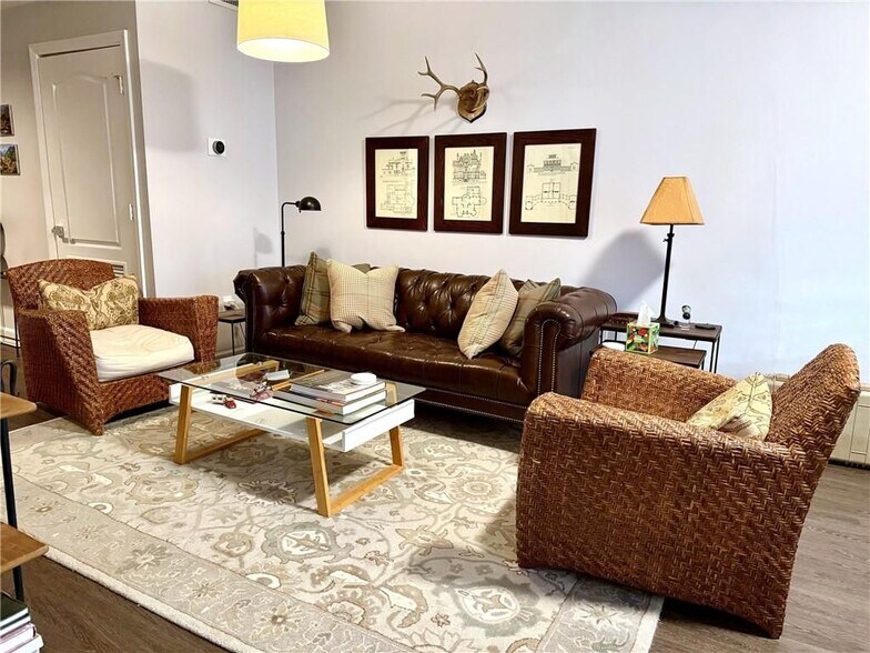 Building Photo - 195 14th St NE