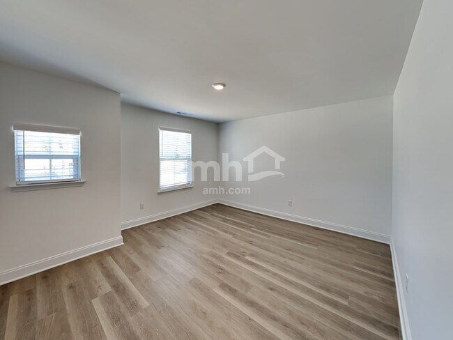 Building Photo - 201 Marin Dr