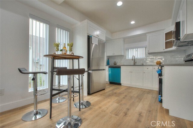 Building Photo - 11728 Hamlin St