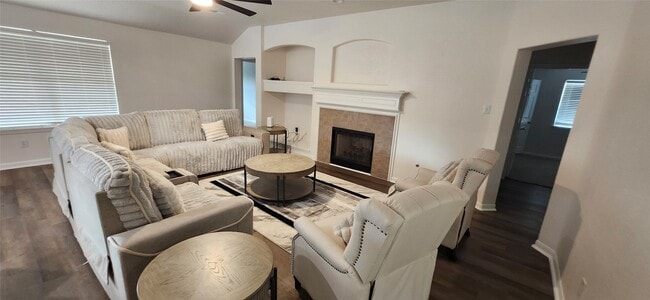 Building Photo - 17238 Maple Hollow Dr