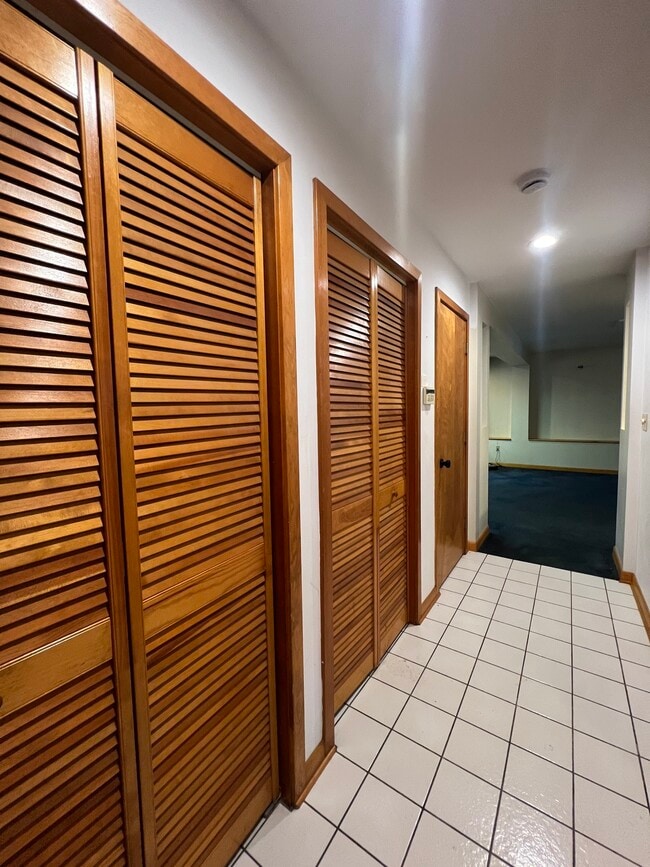 Building Photo - 77 Stannard Ave