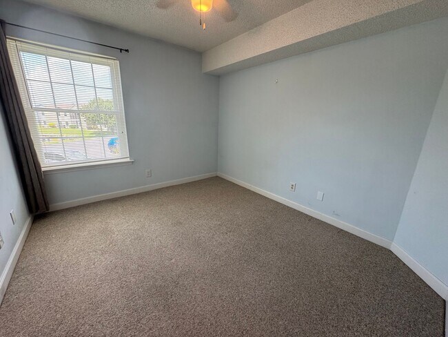 Building Photo - Surfside Beach - 3 Bedroom / 2 Bathroom Condo