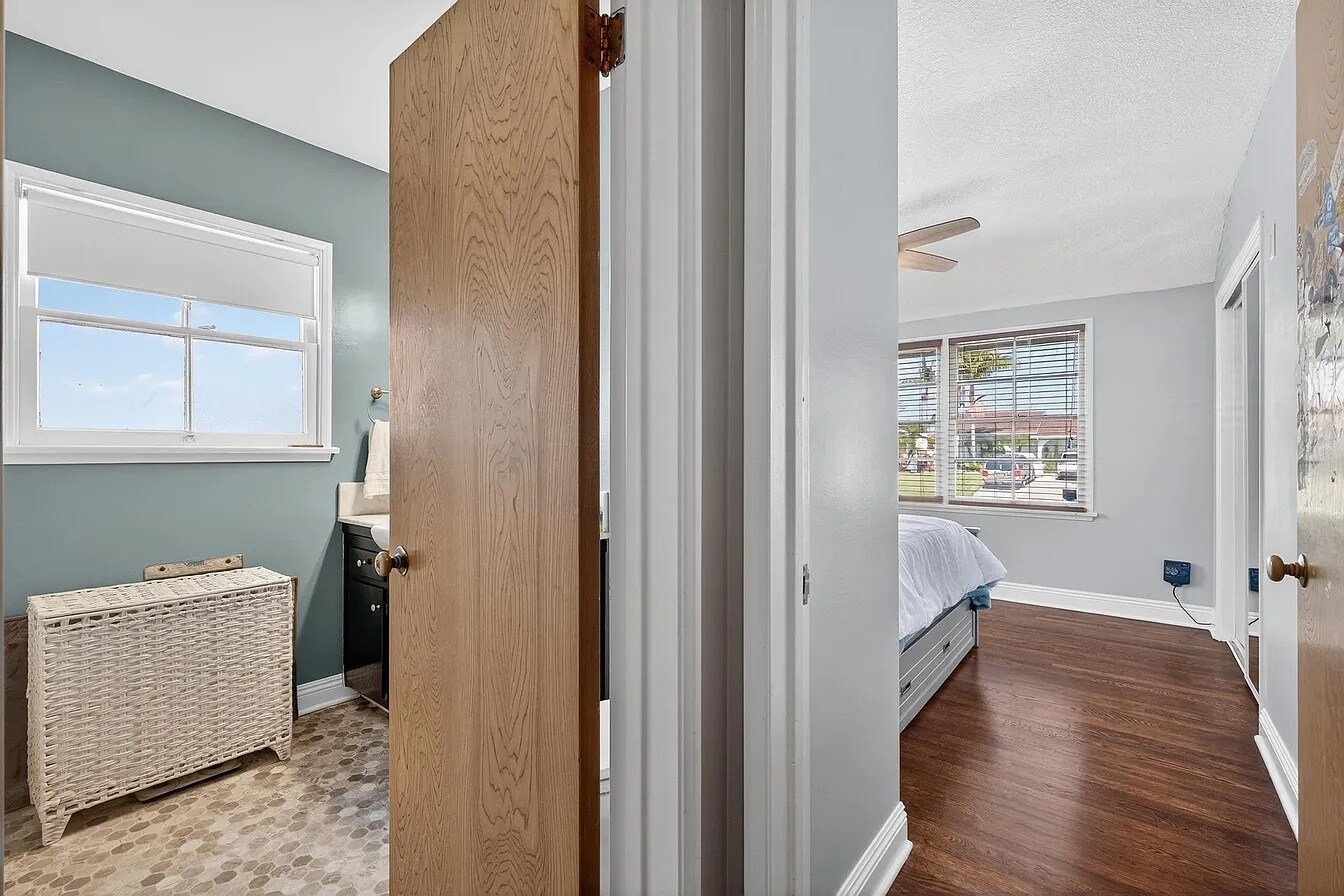 Building Photo - 2924 W 136th St