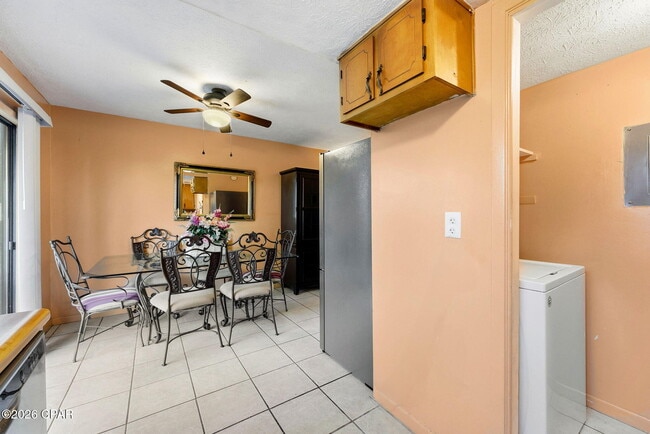 Building Photo - 4492 E Hwy 98