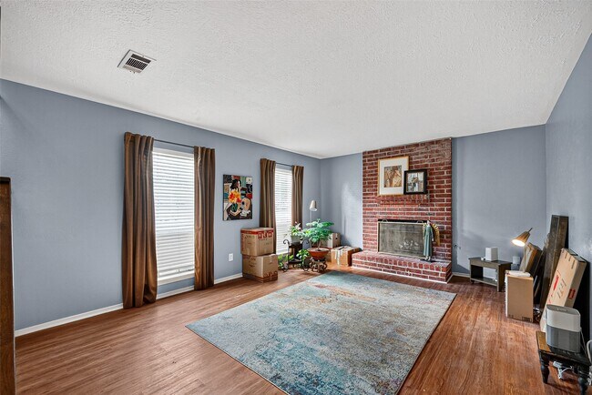 Building Photo - 15927 Eastcape Dr