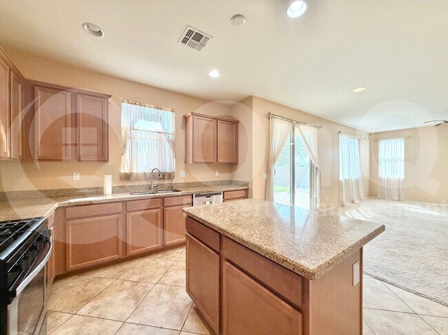 Building Photo - 218 N 109th Dr