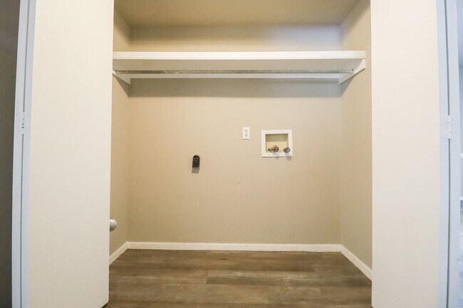 Building Photo - 2 Bed / 2 Bath Condo in Central Tulsa!