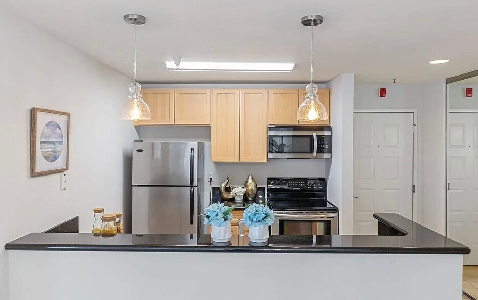 Building Photo - 6400 Christie Ave