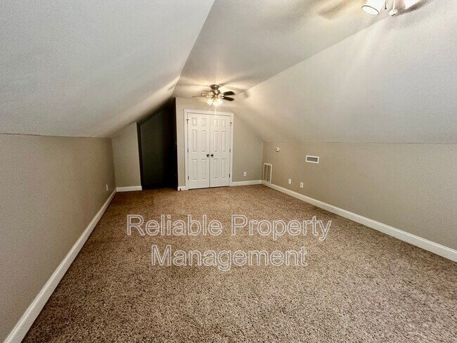 Building Photo - 190 Finley Ct