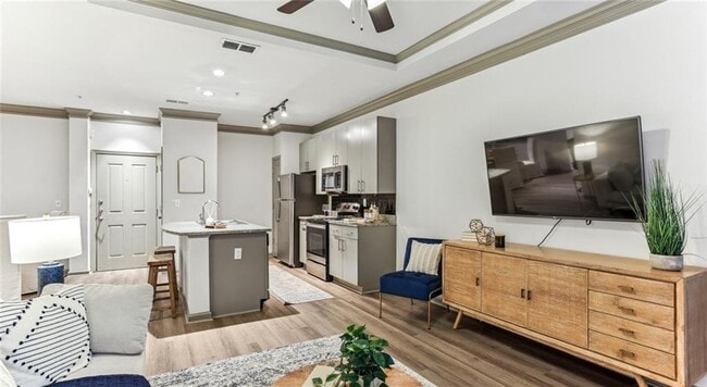 Building Photo - 2910 Clairmont Rd