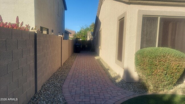 Building Photo - 1903 E Jade Pl