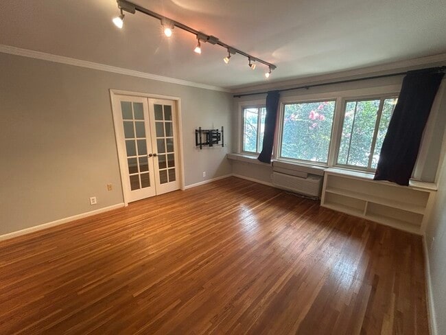 Building Photo - 2020 Beech Ave