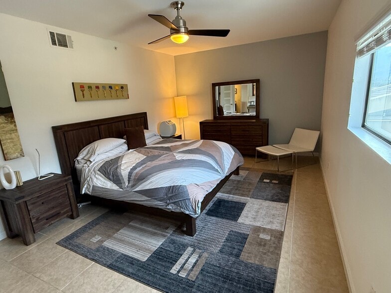 Building Photo - 255 S Avenida Caballeros