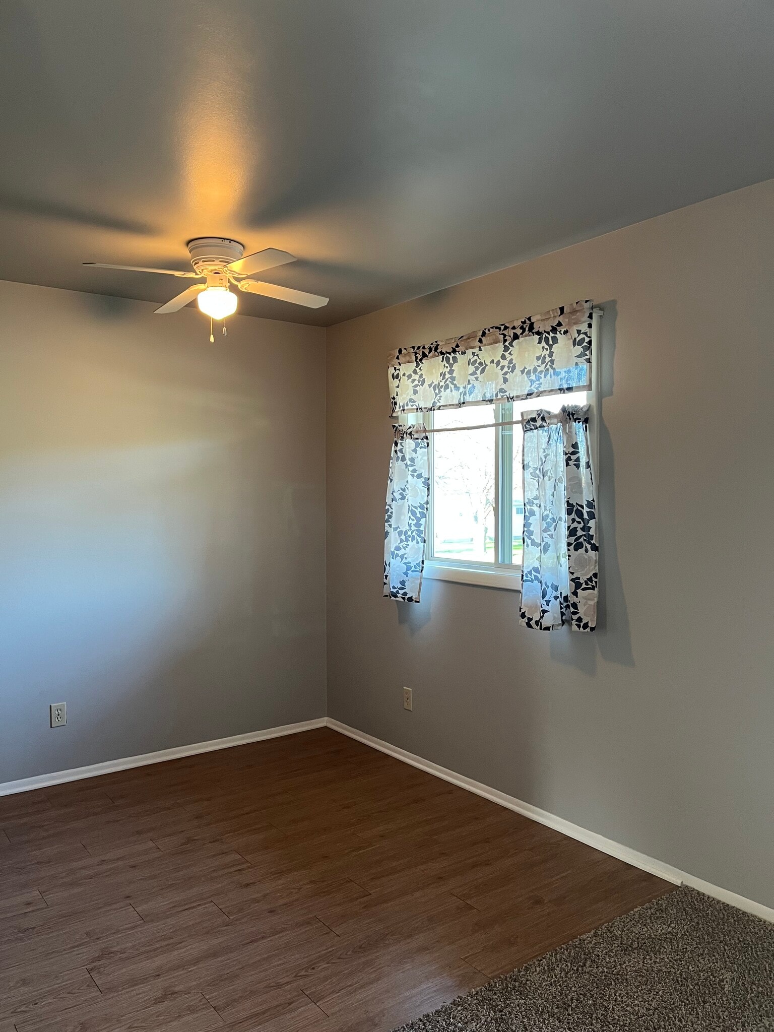 Dining room - 716 Rhodes St