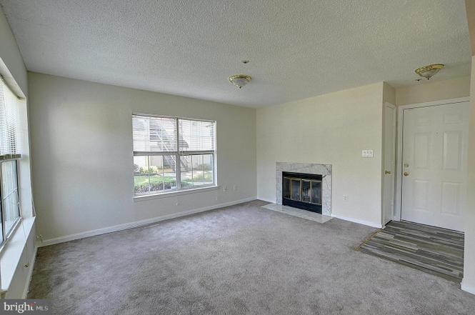 Living Room - 10401 Beacon Ridge Dr