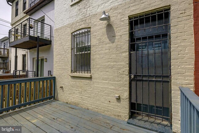 Building Photo - 2827 11th St NW