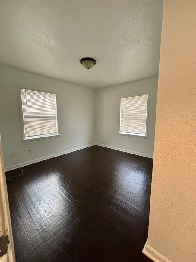 Building Photo - Nice 3 bedroom Home!